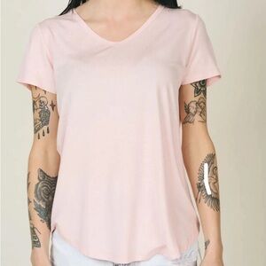 Jackson Rowe Girlfriend Tee in Whisper Size Large